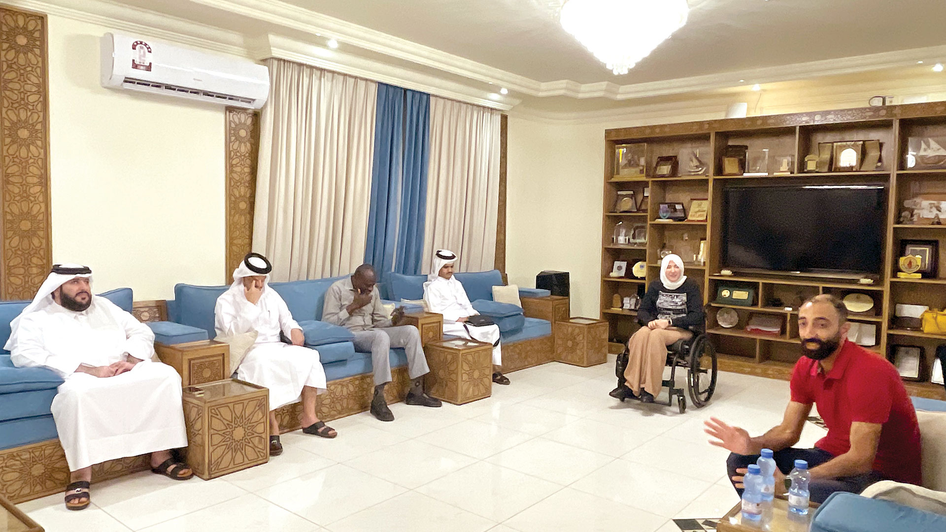 صورة توضيحية لخبر: نظمها المركز القطري الثقافي محاضرة حول الوصف الصوتي للمكفوفين